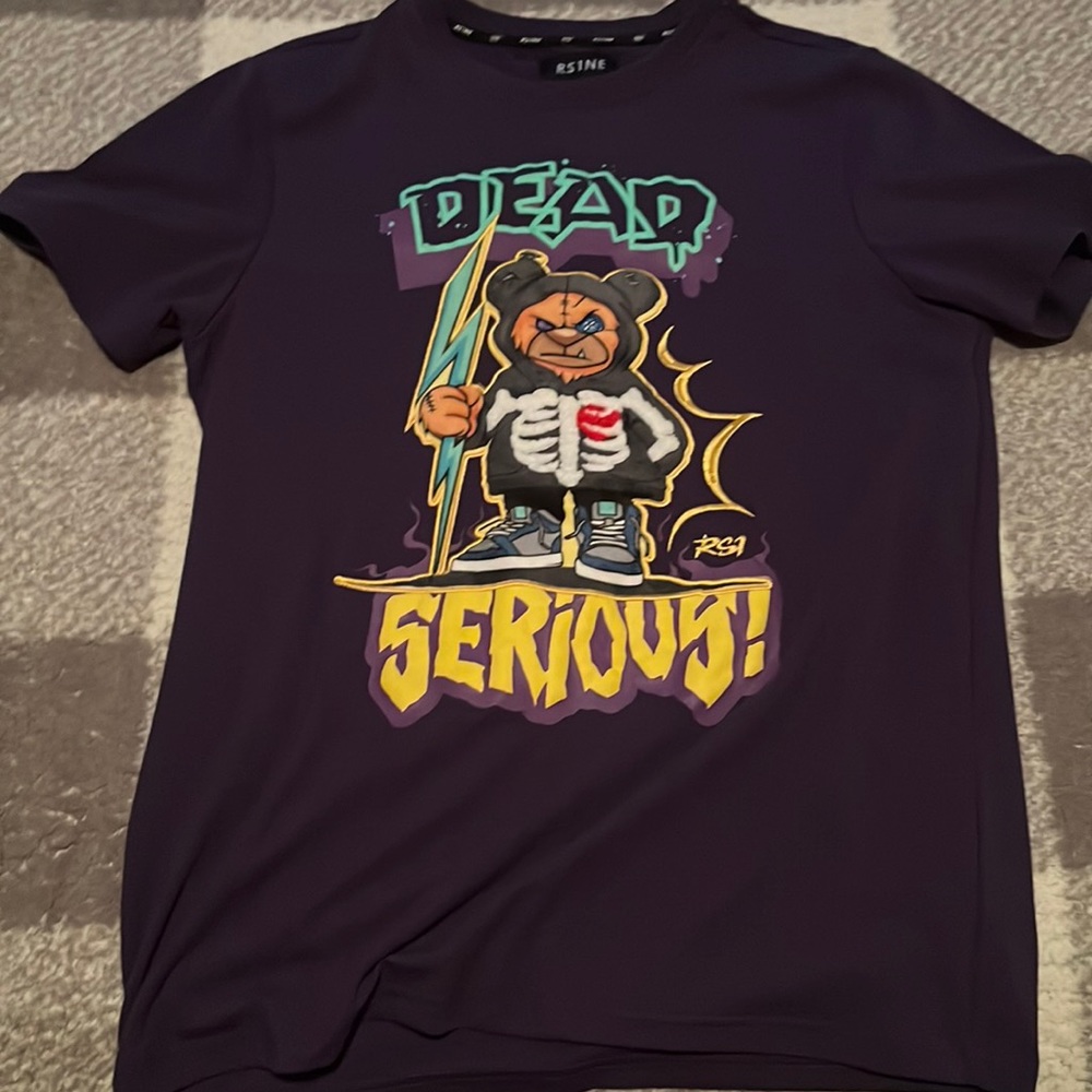 Purple men’s small tee